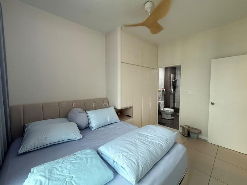 Kediaman Servis untuk Dijual di One 49 Residence - Ee Fong Toh - Bedroom - PropertyGuru.com.my