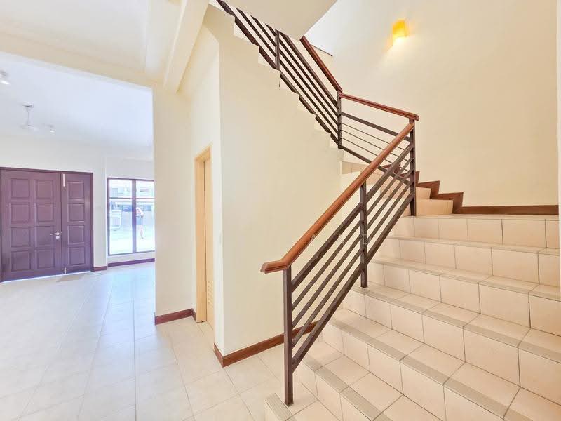 2-storey Terraced House for Sale in Bukit Jelutong (Shah Alam) - Alif Saad - Entrance - PropertyGuru.com.my