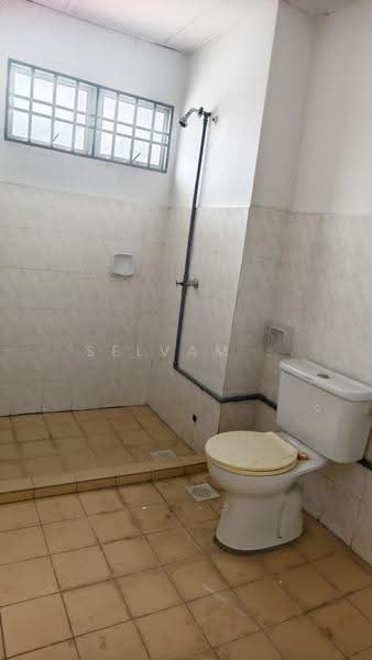 2-storey Terraced House for Sale in Bandar Mahkota Cheras (Cheras) - Selvam . - Bathroom - PropertyGuru.com.my