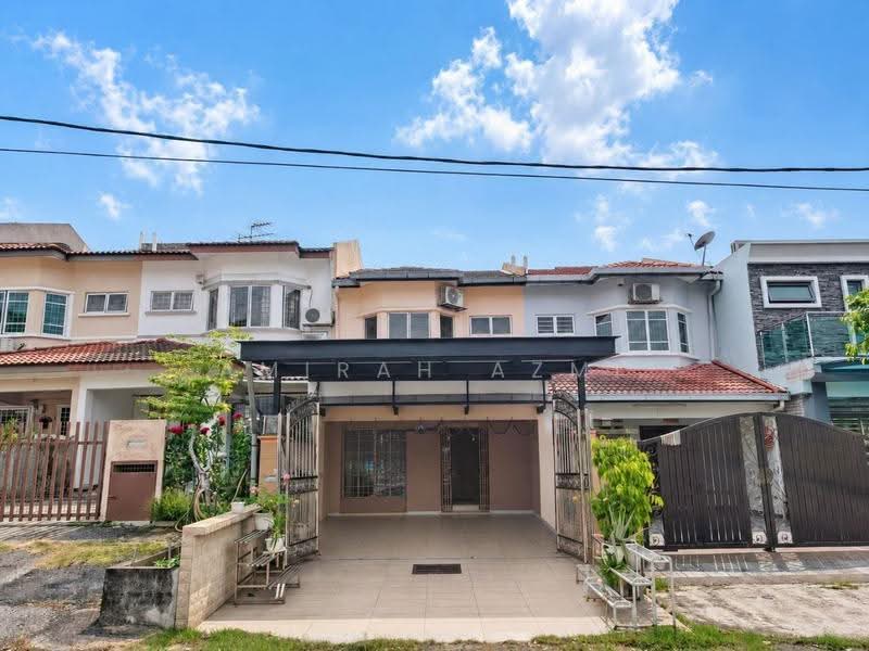 Rumah Teres 2-Tingkat untuk Dijual di Bandar Putra Permai (Seri Kembangan) - Amirah Azmi - Exterior - PropertyGuru.com.my