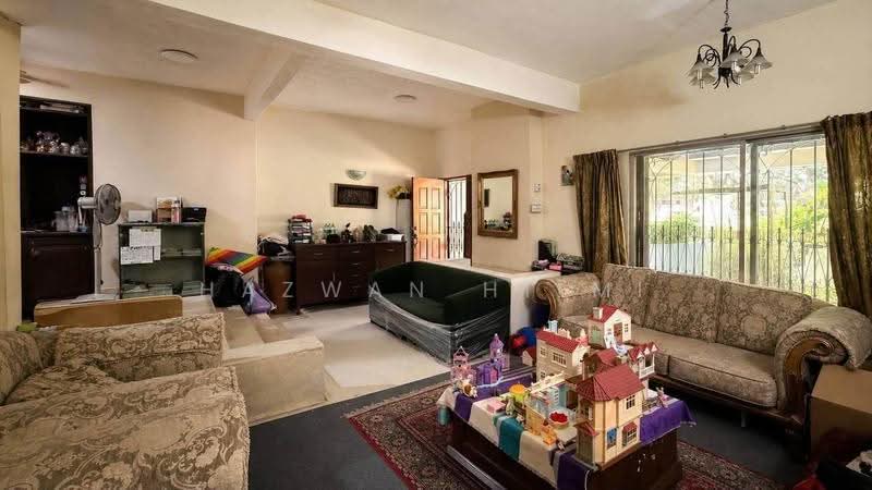 2-storey Terraced House for Sale in Taman Tun Dr Ismail (Kuala Lumpur) - Hazwan Hilmi - Living Room - PropertyGuru.com.my