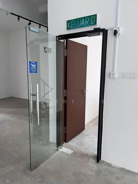 Shop / Office untuk Disewa di Austin Crest (Johor Bahru) - Daphne Lee - Entrance - PropertyGuru.com.my