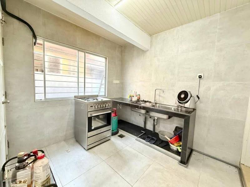 Semi-Detached House for Sale in Taman Tun Dr Ismail (Kuala Lumpur) - Hazwan Hilmi - Kitchen - PropertyGuru.com.my