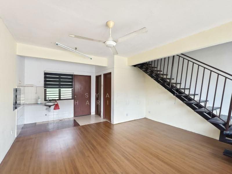 2-storey Terraced House for Sale in sungai buloh (Sungai Buloh) - Syafiq Sharifudin - Kitchen - PropertyGuru.com.my