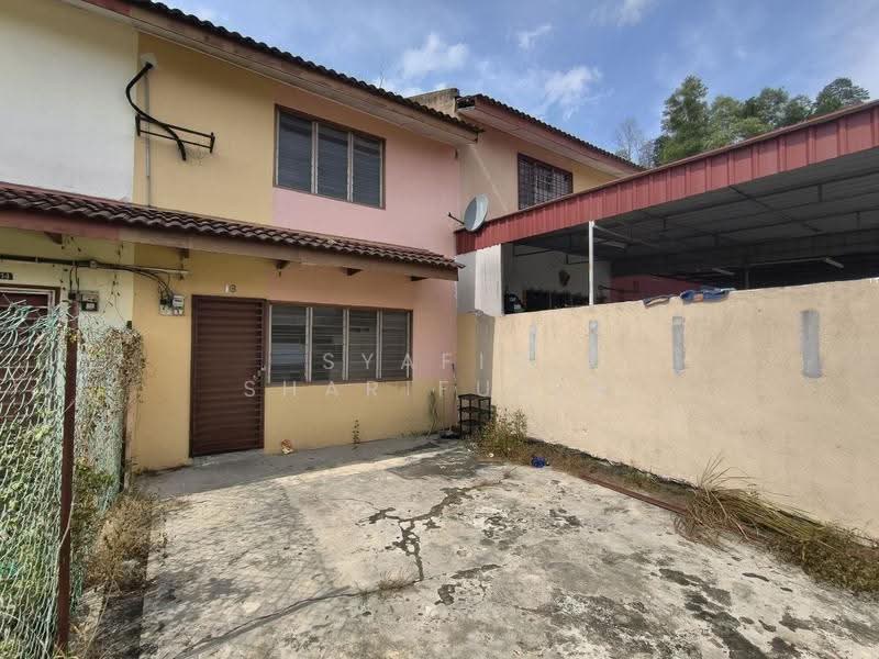 2-storey Terraced House for Sale in sungai buloh (Sungai Buloh) - Syafiq Sharifudin - Exterior - PropertyGuru.com.my