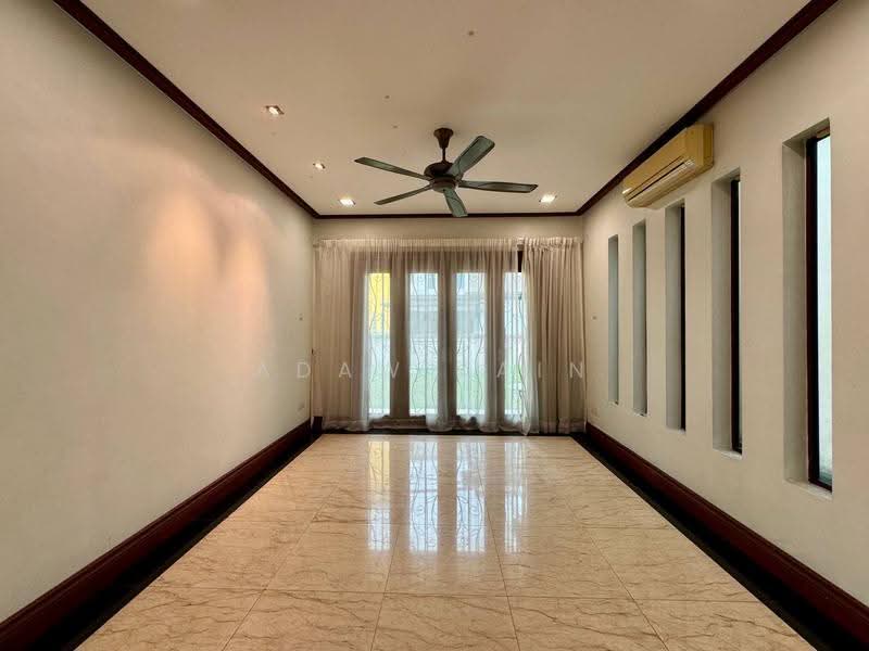 Bungalow House for Sale in Bukit Jelutong (Shah Alam) - Adaw Zain - Living Room - PropertyGuru.com.my