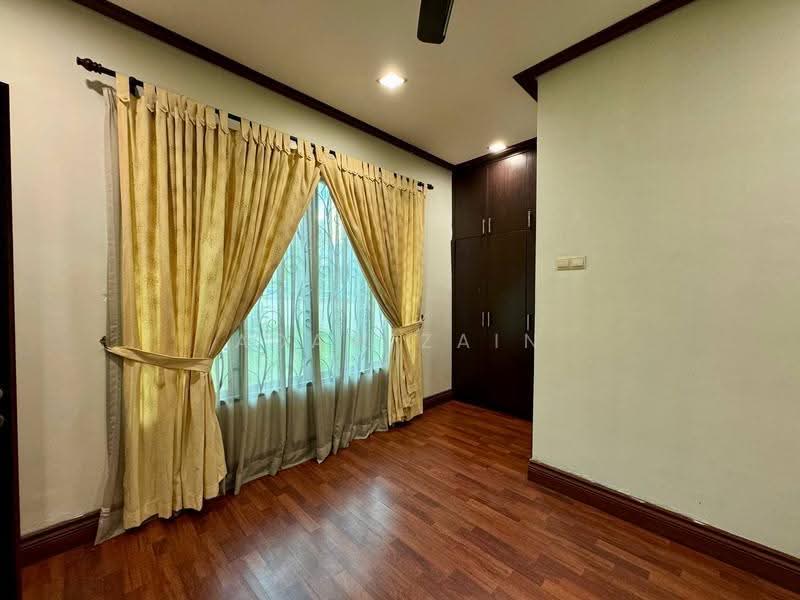 Bungalow House for Sale in Bukit Jelutong (Shah Alam) - Adaw Zain - Bedroom - PropertyGuru.com.my