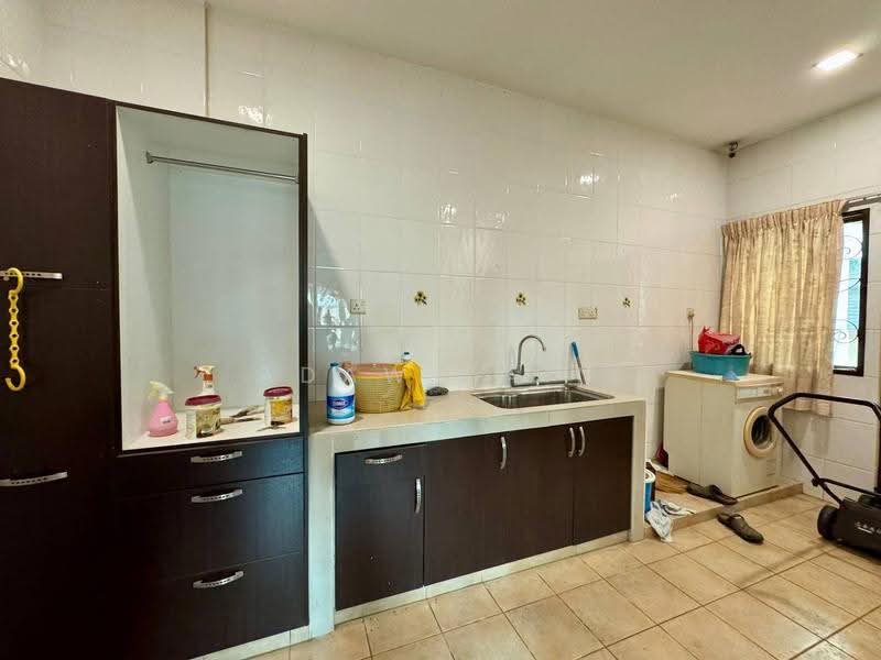 Bungalow House for Sale in Bukit Jelutong (Shah Alam) - Adaw Zain - Kitchen - PropertyGuru.com.my