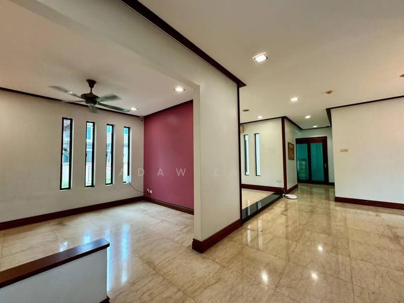 Bungalow House for Sale in Bukit Jelutong (Shah Alam) - Adaw Zain - Living Room - PropertyGuru.com.my