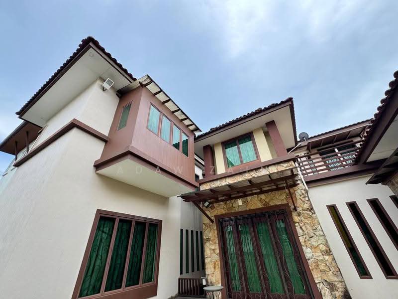 Bungalow House for Sale in Bukit Jelutong (Shah Alam) - Adaw Zain - Exterior - PropertyGuru.com.my