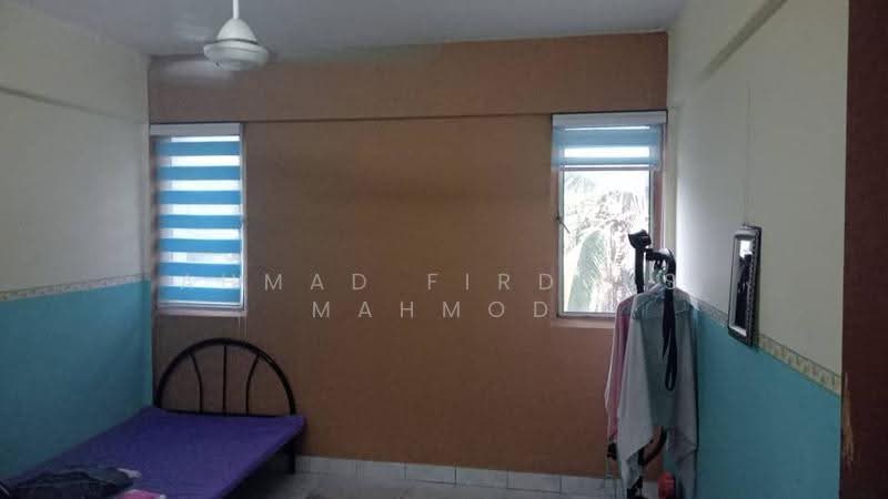 Rumah Flat untuk Dijual di Flat Kelompok Camar - Ahmad Firdaus Mahmod - Bedroom - PropertyGuru.com.my
