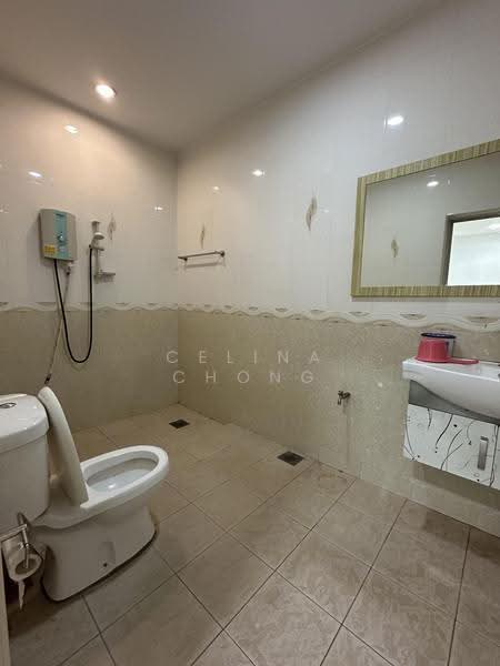 Rumah Teres 1-Tingkat untuk Disewa di Pekan Nanas (Johor) - Celina Chong - Bathroom - PropertyGuru.com.my