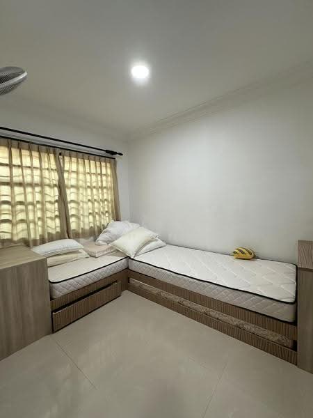 Rumah Teres 1-Tingkat untuk Disewa di Pekan Nanas (Johor) - Celina Chong - Bedroom - PropertyGuru.com.my