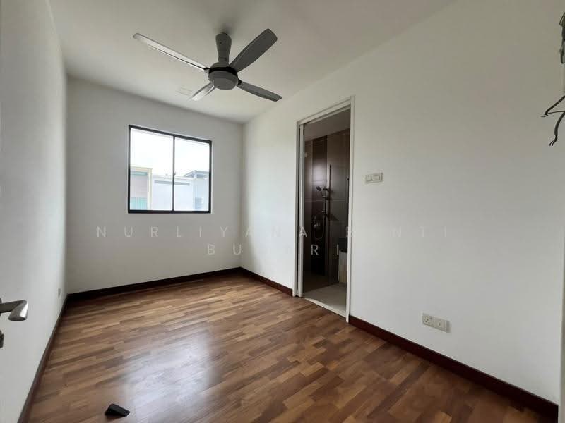 Rumah Berkembar untuk Dijual di Denai Alam (Shah Alam) - Nurliyana Binti Busari - Bedroom - PropertyGuru.com.my