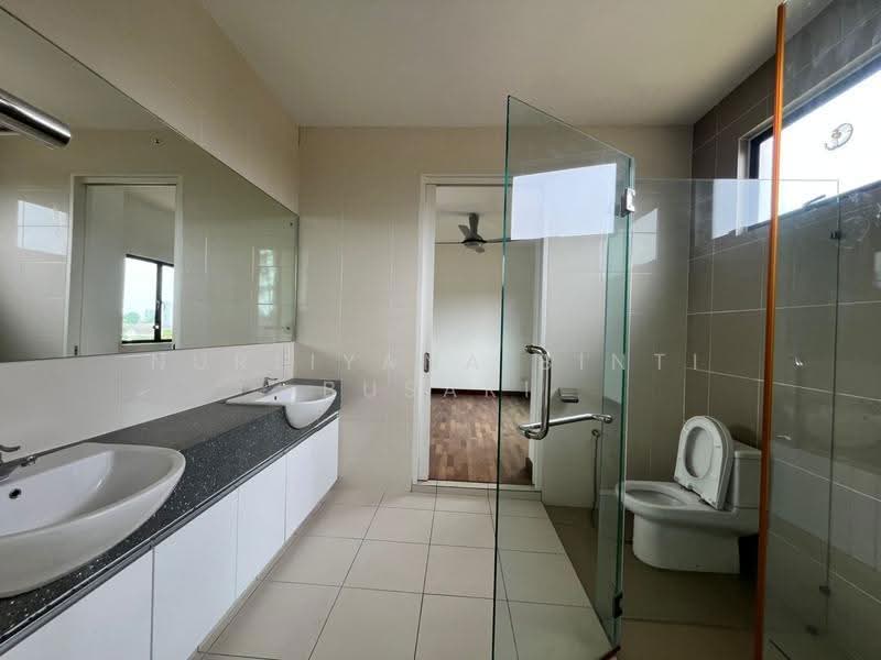 Rumah Berkembar untuk Dijual di Denai Alam (Shah Alam) - Nurliyana Binti Busari - Bathroom - PropertyGuru.com.my