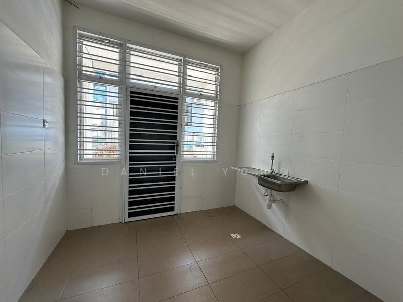 2-storey Terraced House for Sale in Mutiara Rini (Skudai) - Daniel Yong - Kitchen - PropertyGuru.com.my