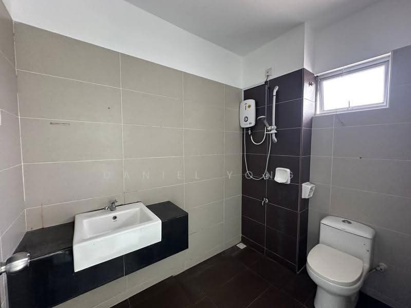 2-storey Terraced House for Sale in Mutiara Rini (Skudai) - Daniel Yong - Bathroom - PropertyGuru.com.my