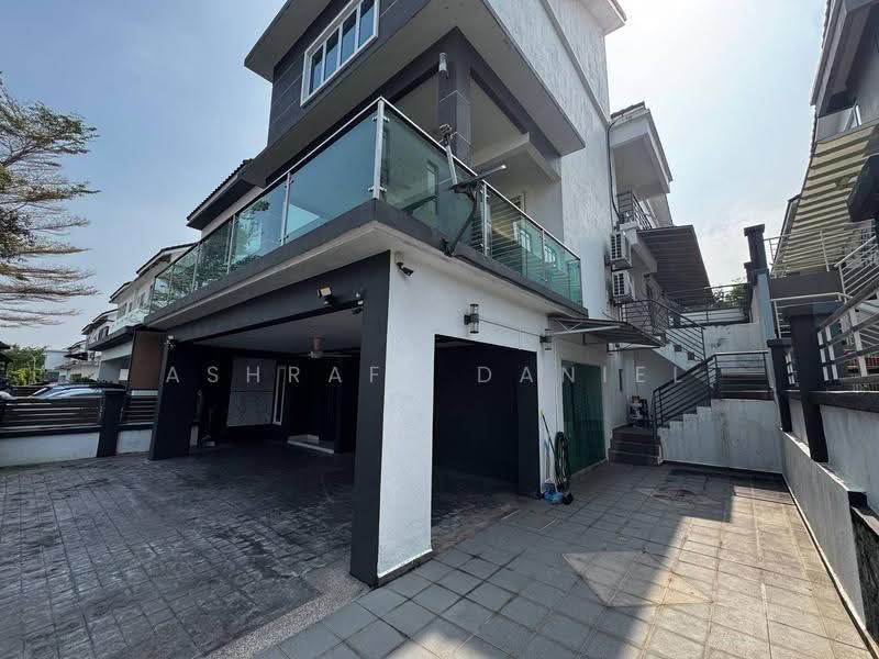 Rumah Berkembar untuk Dijual di Saujana Villa (Kajang) - Ashraff Daniel - Exterior - PropertyGuru.com.my