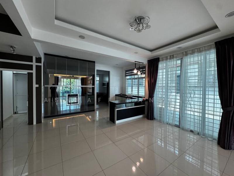 Rumah Berkembar untuk Dijual di Saujana Villa (Kajang) - Ashraff Daniel - Living Room - PropertyGuru.com.my