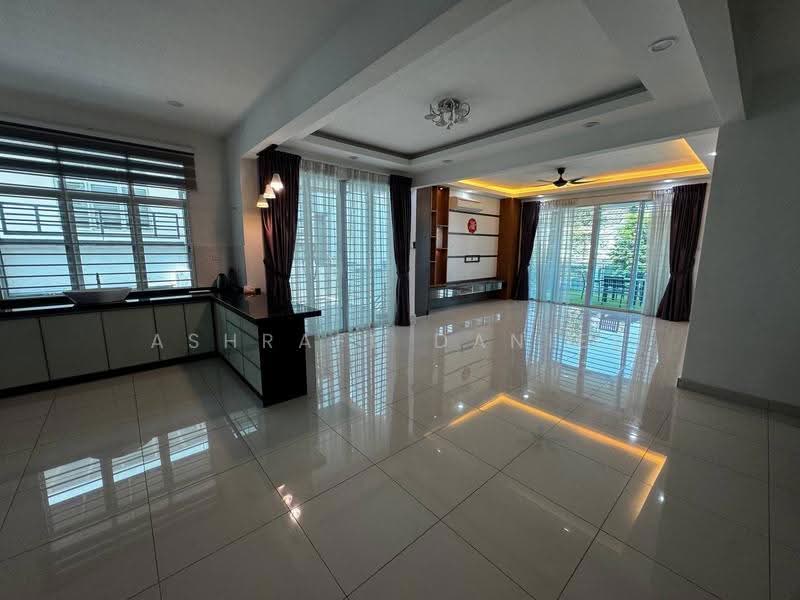 Rumah Berkembar untuk Dijual di Saujana Villa (Kajang) - Ashraff Daniel - Living Room - PropertyGuru.com.my