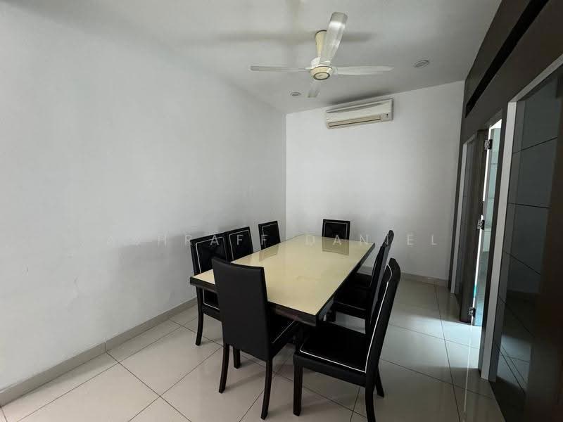 Rumah Berkembar untuk Dijual di Saujana Villa (Kajang) - Ashraff Daniel - Dining Room - PropertyGuru.com.my