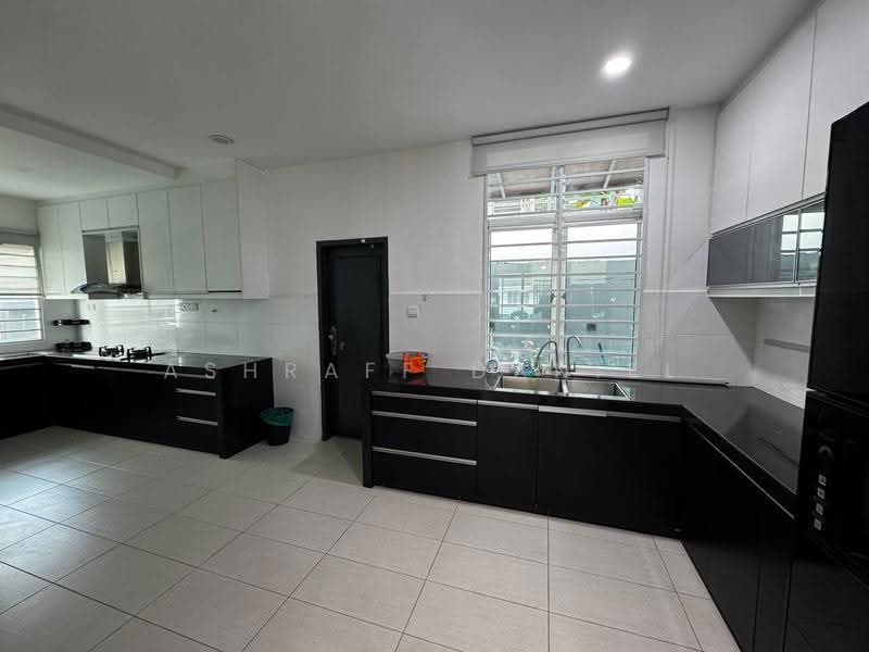 Rumah Berkembar untuk Dijual di Saujana Villa (Kajang) - Ashraff Daniel - Kitchen - PropertyGuru.com.my
