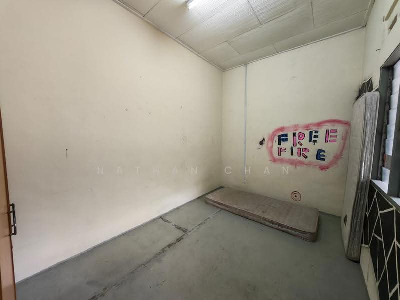 Shop / Office for Sale in Taman Perindustrian Tampoi (Tampoi) - Nathan Chan - PropertyGuru.com.my