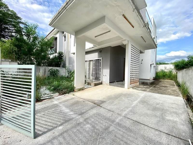 Semi-Detached House for Sale in Kajang (Selangor) - Ashraff Daniel - Exterior - PropertyGuru.com.my