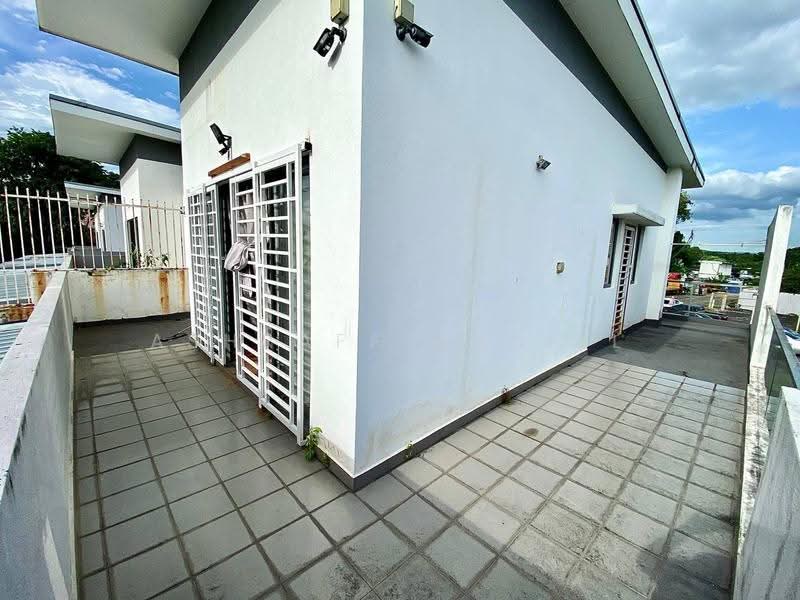 Semi-Detached House for Sale in Kajang (Selangor) - Ashraff Daniel - Exterior - PropertyGuru.com.my