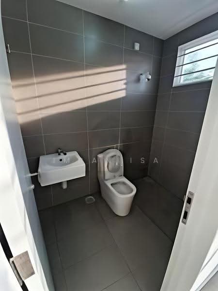 Rumah Teres untuk Dijual di Bandar Sri Sendayan (Negeri Sembilan) - Imran Isa - Bathroom - PropertyGuru.com.my
