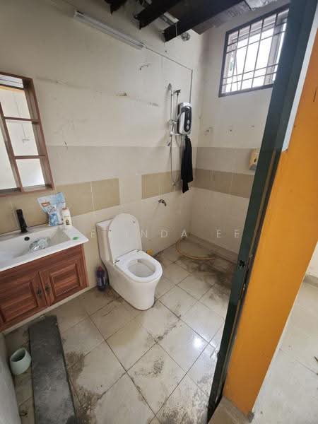 Kedai untuk Disewa di Taman Melodies (Johor Bahru) - Melinda Ee - Bathroom - PropertyGuru.com.my