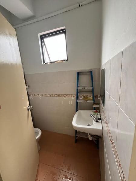 Apartment for Sale at Bougainvilla - Wilson Tan - Bathroom - PropertyGuru.com.my