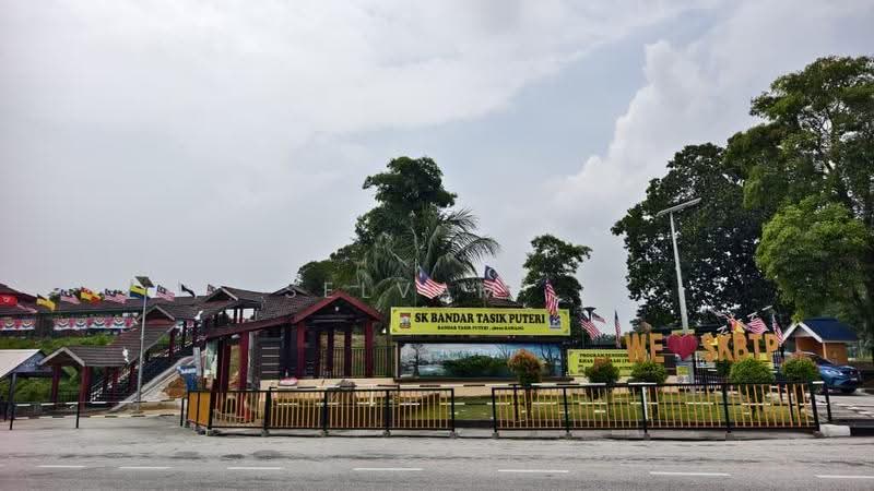 1-storey Terraced House for Sale in Bandar Tasik Puteri (Rawang) - Selvam . - Exterior - PropertyGuru.com.my