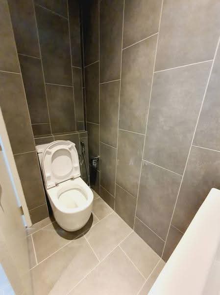 Service Residence for Sale at Ativo Suites @ Damansara Avenue - Eve Tan - Bathroom - PropertyGuru.com.my