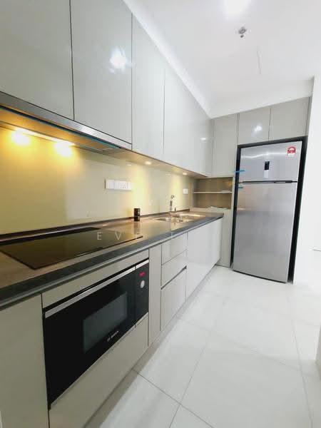 Service Residence for Sale at Ativo Suites @ Damansara Avenue - Eve Tan - Kitchen - PropertyGuru.com.my