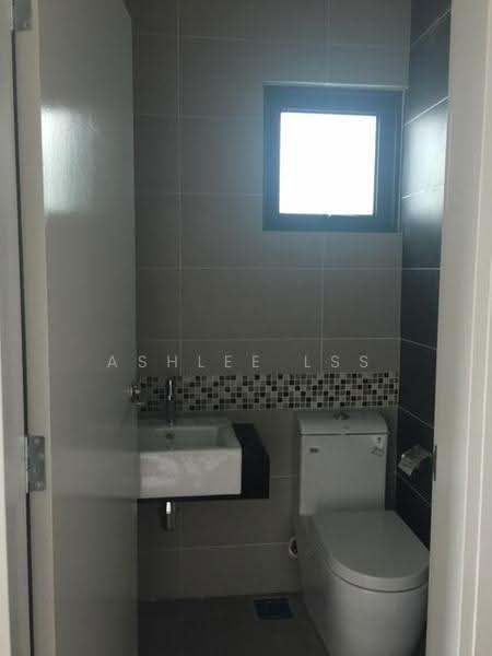 Kondominium untuk Dijual di The Vyne - Ashlee LSS - Bathroom - PropertyGuru.com.my