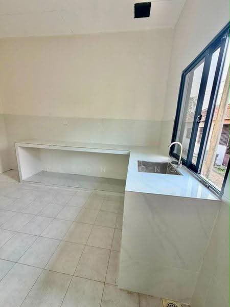 1-storey Terraced House for Sale in Bandar Putra Kulai (Kulai) - Elson Yong - Kitchen - PropertyGuru.com.my