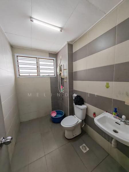 Rumah Teres 2-Tingkat untuk Dijual di Bandar Tiram (Ulu Tiram) - Melinda Ee - Bathroom - PropertyGuru.com.my