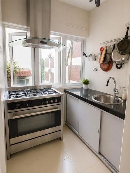 Kondominium untuk Disewa di Faber Ria - Wilson Tan - Kitchen - PropertyGuru.com.my