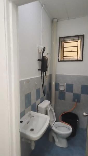 Apartment for Sale at Nusa Bestari Shoplot Apartment - Steve Tey - Bathroom - PropertyGuru.com.my