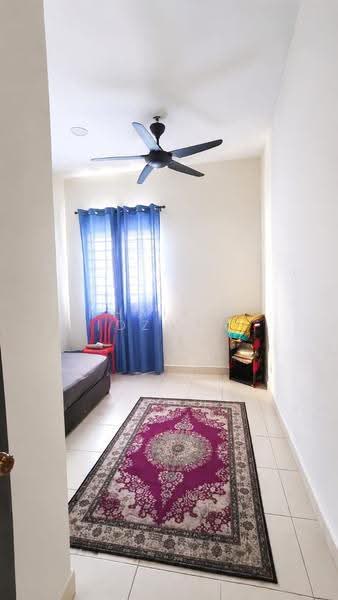 2-storey Terraced House for Sale in Iringan Bayu (Seremban) - Khairul Idzwan - Bedroom - PropertyGuru.com.my