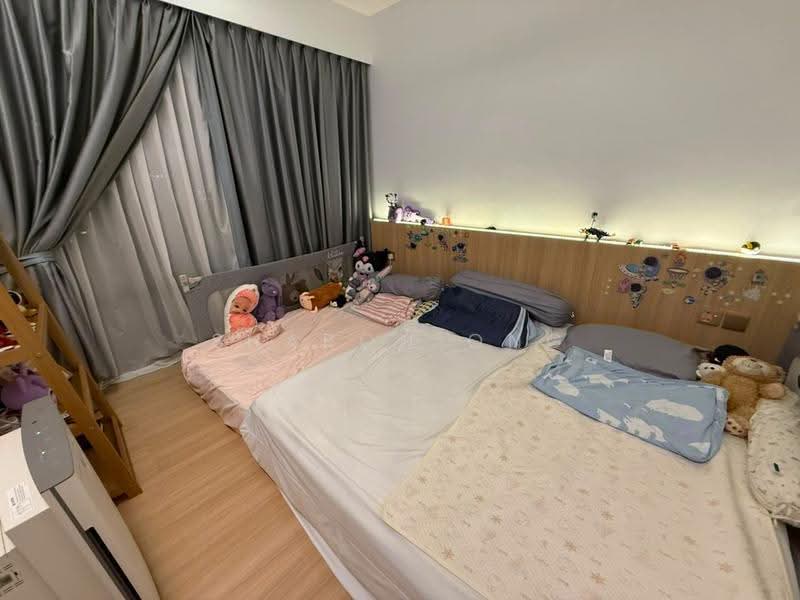 2.5-storey Terraced House for Sale in Taman Impian Emas (Skudai) - Sharon Ong - Bedroom - PropertyGuru.com.my
