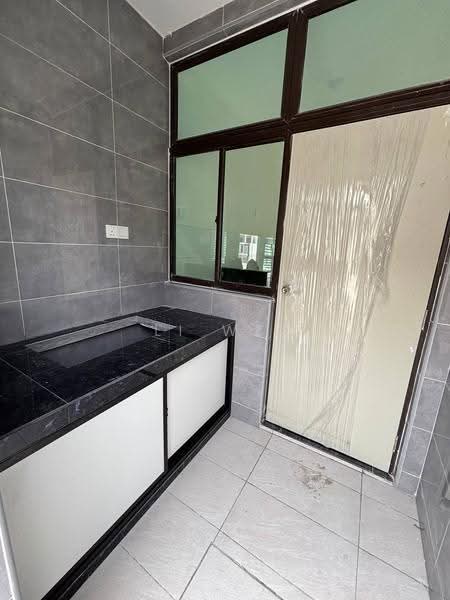 2-storey Terraced House for Rent in Bandar Baru Uda (Johor Bahru) - Li Wei - Kitchen - PropertyGuru.com.my