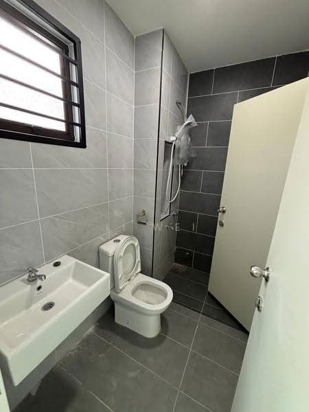 2-storey Terraced House for Rent in Bandar Baru Uda (Johor Bahru) - Li Wei - Bathroom - PropertyGuru.com.my
