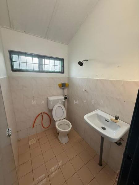 Rumah Berkembar untuk Disewa di Taman Sri Bayu (Sepang) - Maya Myra - Bathroom - PropertyGuru.com.my