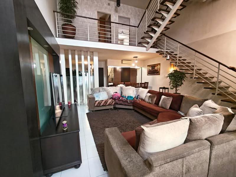 Rumah Teres 3-Tingkat untuk Dijual di Lake Fields (Sungai Besi) - Ivan Lim - Living Room - PropertyGuru.com.my