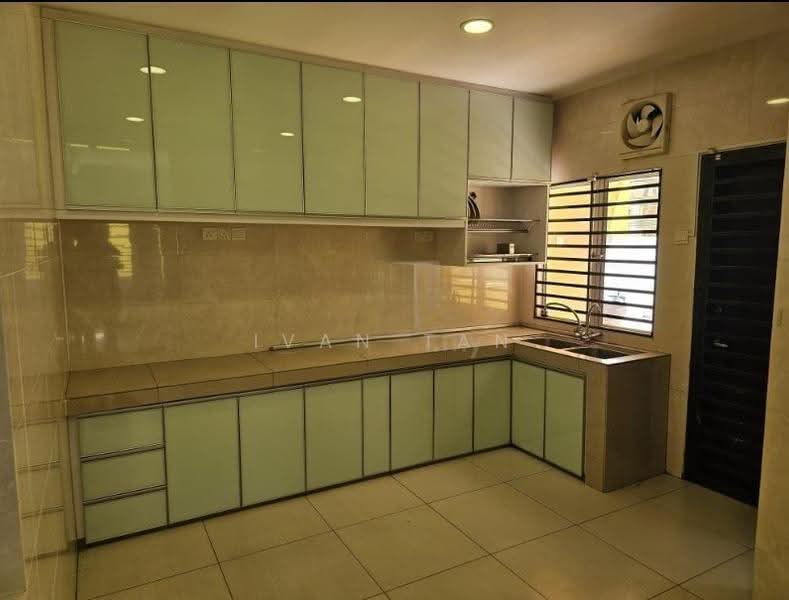 Semi-Detached House for Sale in Seri Kembangan (Selangor) - Ivan Tan - Kitchen - PropertyGuru.com.my