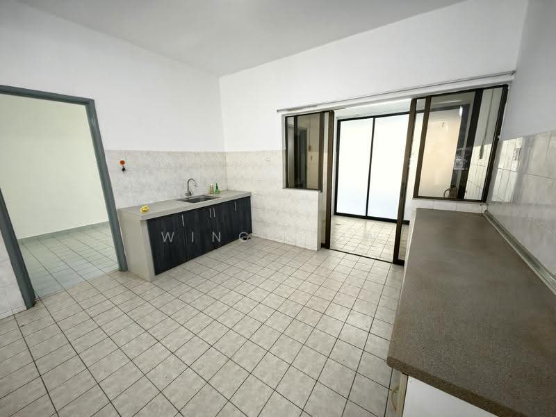2-storey Terraced House for Rent in Petaling Jaya (Selangor) - Wing Seow - Kitchen - PropertyGuru.com.my
