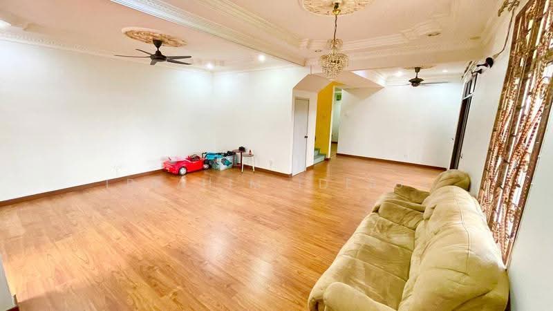 Rumah Teres 2-Tingkat untuk Dijual di Ukay Bistari (Ulu Kelang) - Ibrahim Iderus - Living Room - PropertyGuru.com.my