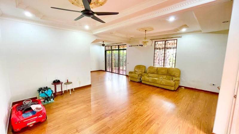 Rumah Teres 2-Tingkat untuk Dijual di Ukay Bistari (Ulu Kelang) - Ibrahim Iderus - Living Room - PropertyGuru.com.my